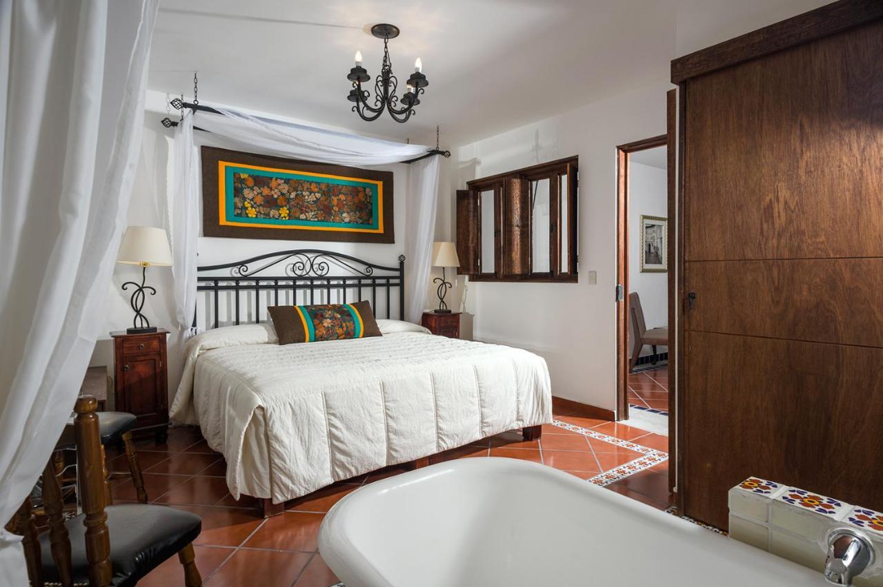 Hotel De Mis Amores